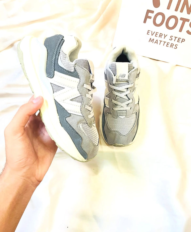 New Balance 57/40 Kids Sneakers (Grey & White)