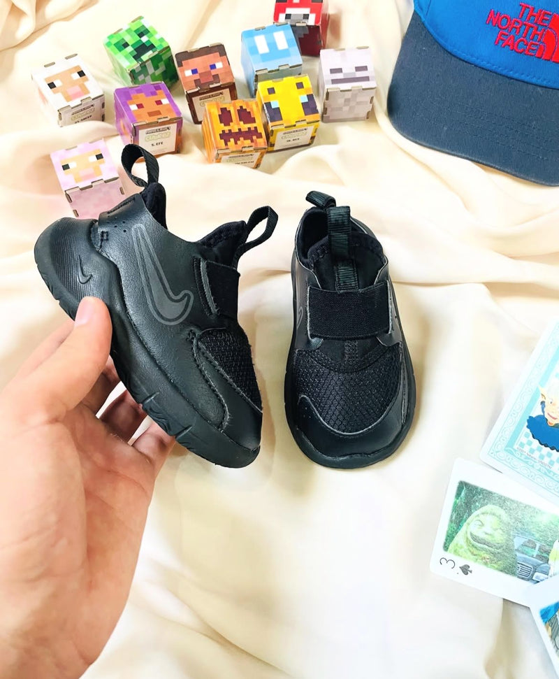 Nike Kids Running Sneakers (Triple Black) - Strap